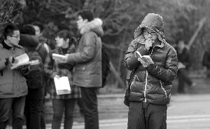 五花八门作弊工具斗“史上最严硕士考”