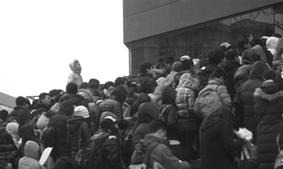 北京12万学子冒雪考研 三成考生成“考霸”