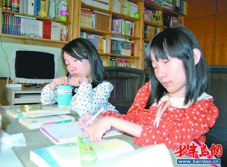 轮椅姐妹旁听课程 每天学14小时立志考研